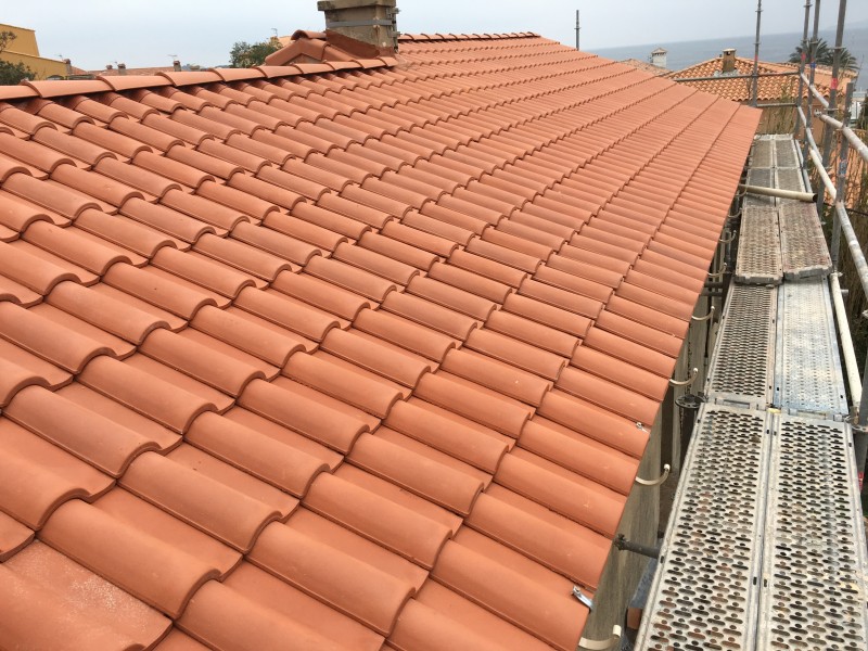 Couvreur pour toiture tuile, romane à la Seyne-sur-Mer dans le Var