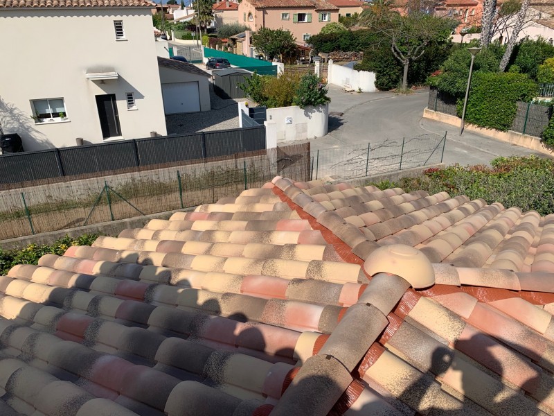 Couvreur pour l’entretien de vos toiture tuile Guiraud à Toulon