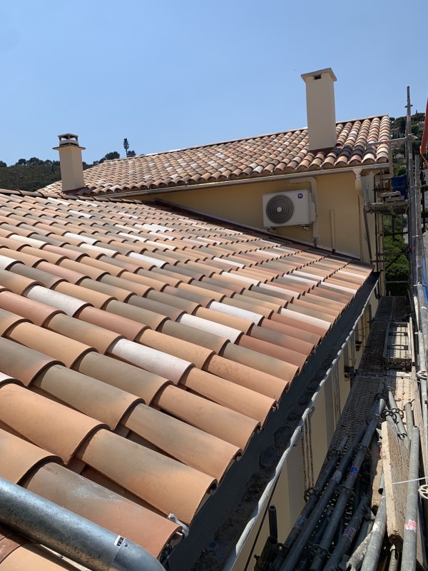 Couvreur à La Cadière-d’Azur (83740) – Remplacement de toiture en tuile canal provençale