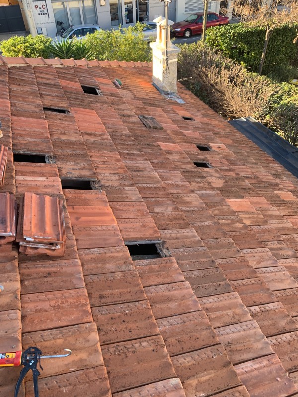 Réparation de toiture tuile plate de Marseille, à Marseille dans les Bouches du Rhône