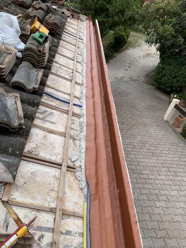 réparation et remplacement de cheneau plomb à la seyne sur mer près de toulon