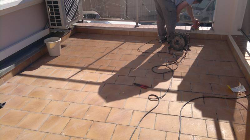 étanchéité liquide sur toiture carrelé