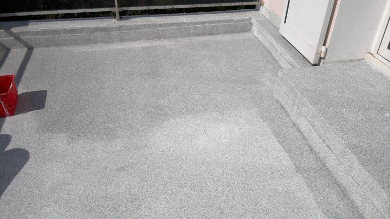 résine liquide sur toiture terrasse